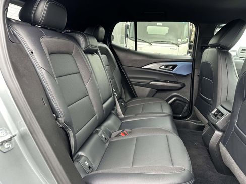 Used 2024 Chevrolet Equinox EV LT image 25