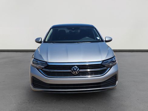 Used 2023 Volkswagen Jetta SE FWD image 8