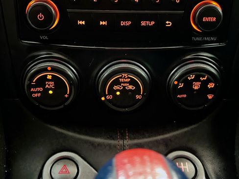 Used 2020 Nissan 370Z Coupe RWD image 11