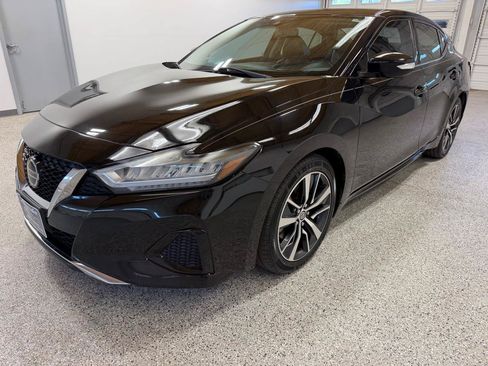 Used 2019 Nissan Maxima 3.5 SV w/ Floor Mat Group FWD image 2