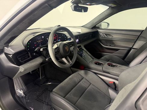 Certified 2024 Porsche Taycan GTS image 4