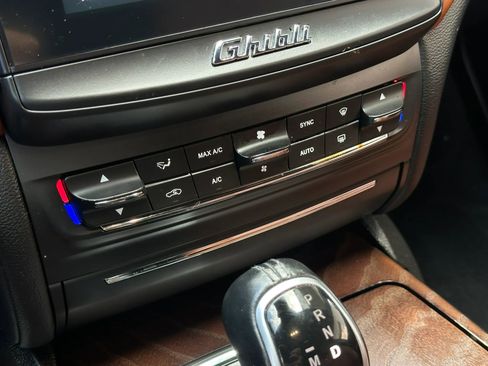 Used 2018 Maserati Ghibli RWD image 35