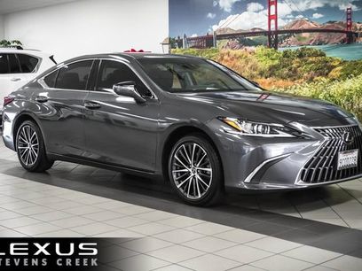 Certified 2022 Lexus ES 350 w/ Premium Package