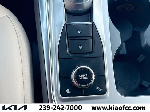 Used 2022 Ford Explorer Platinum w/ Technology Package image 30