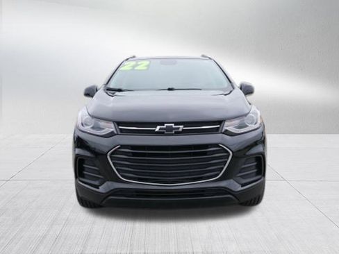 Certified 2022 Chevrolet Trax LT w/ Midnight Edition image 8
