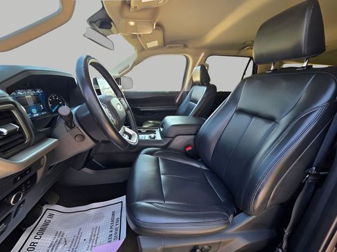Used 2024 Ford Expedition Max XLT image 24