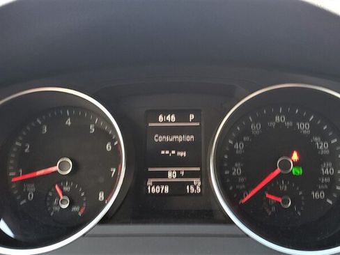 Used 2018 Volkswagen Jetta SE FWD image 12