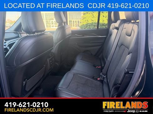 New 2026 Jeep Grand Cherokee Altitude AWD/4WD image 8