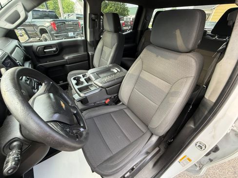 Used 2022 Chevrolet Silverado 1500 Custom w/ LPO, Dark Essentials Package AWD/4WD image 13