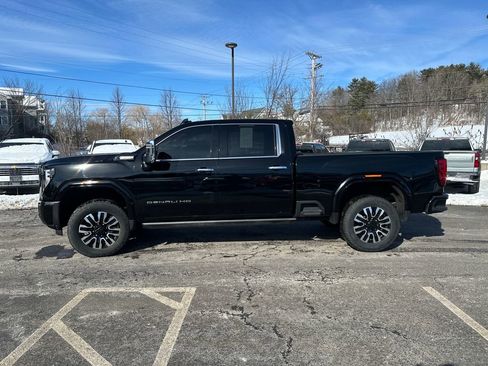Used 2024 GMC Sierra 2500 Denali Ultimate image 2