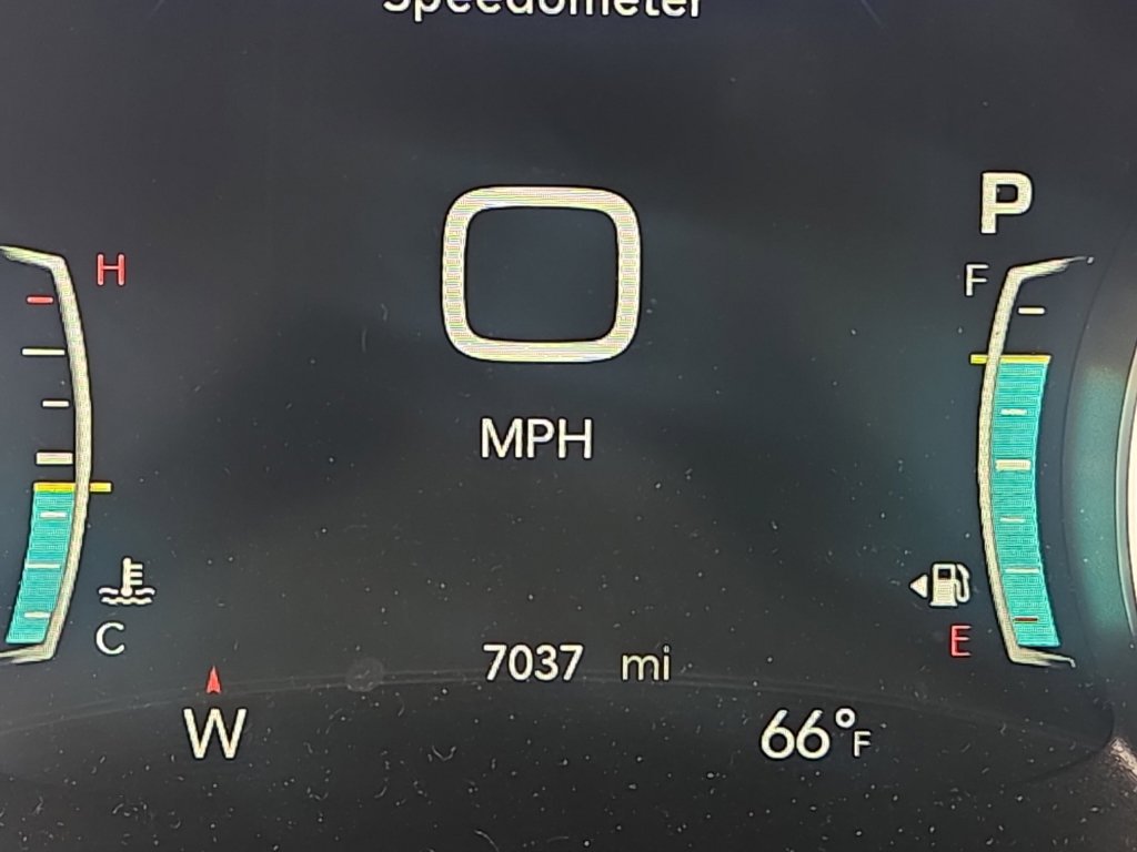Used 2026 Chrysler Pacifica Limited w/ Uconnect Theater Family Group AWD/4WD image 6
