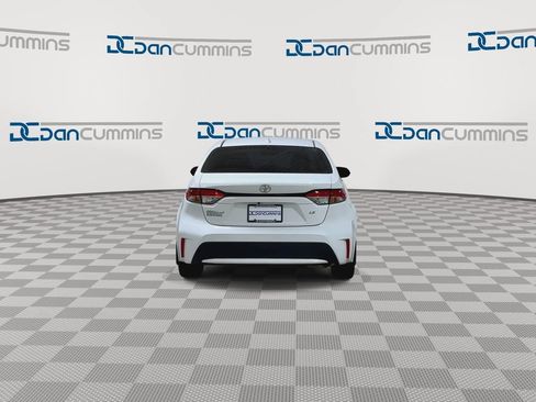Used 2022 Toyota Corolla LE FWD image 7