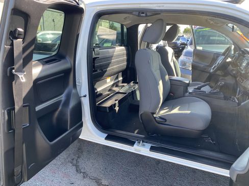Used 2017 Toyota Tacoma SR RWD image 21