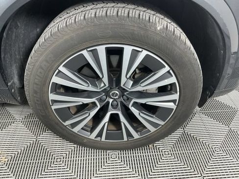 Used 2021 Volvo XC90 T5 Momentum w/ Climate Package AWD/4WD image 17