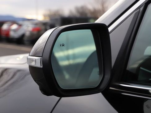 Used 2026 GMC Acadia Denali image 12