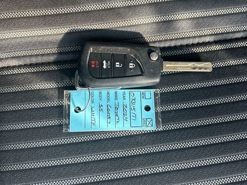 Used 2024 Toyota Camry SE FWD image 31