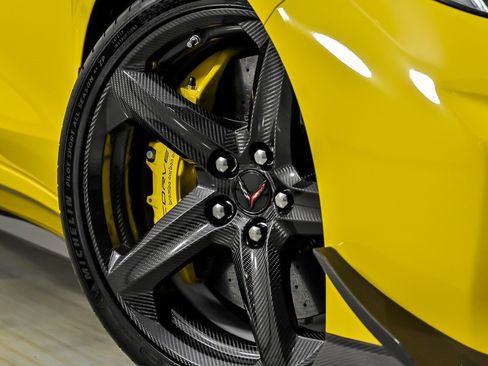 Used 2025 Chevrolet Corvette Z06 w/ Z07 Performance Package RWD image 4