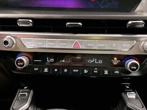 Used 2025 Kia Telluride S image 33