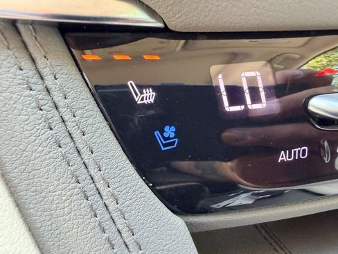 Used 2022 Cadillac XT5 Premium Luxury AWD/4WD image 29
