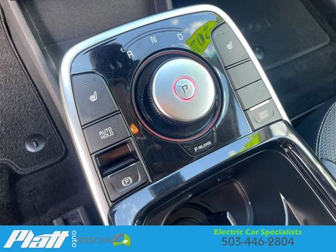 Used 2022 Kia Niro EX FWD image 26