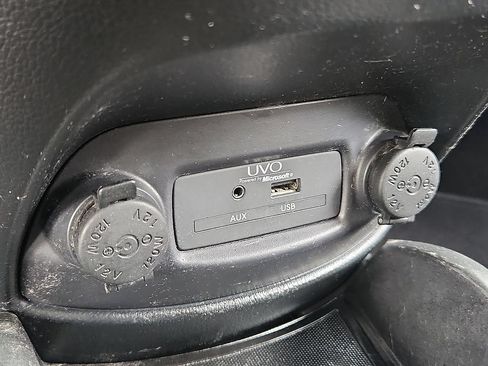 Used 2013 Kia Soul + w/ Audio Pkg FWD image 23