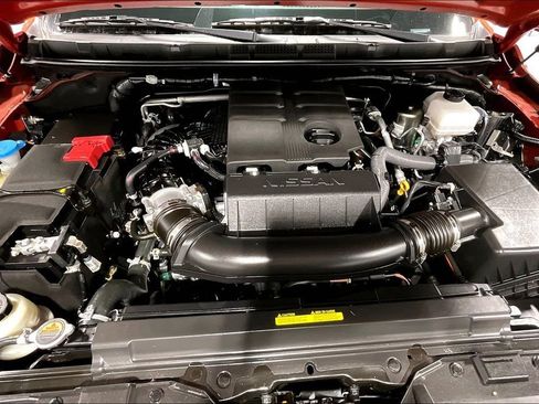Used 2025 Nissan Frontier PRO-4X image 12