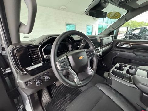 Used 2025 Chevrolet Silverado 2500 LT w/ Convenience Package AWD/4WD image 13