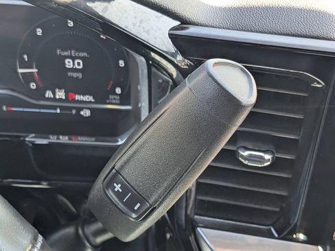 Used 2025 GMC Sierra 1500 SLT AWD/4WD image 26