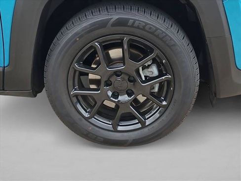 Used 2020 Jeep Renegade Altitude FWD image 21