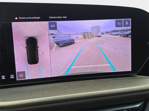 Used 2025 Audi Q5 Premium w/ Convenience Package image 26