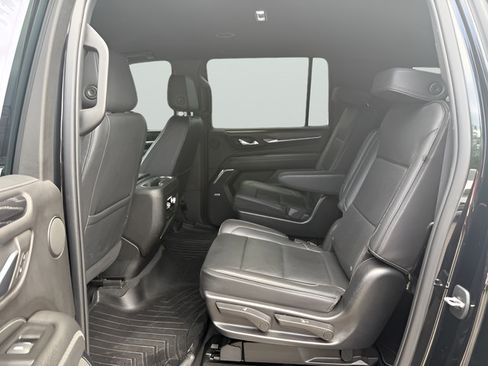Used 2022 GMC Yukon XL Denali AWD/4WD image 26