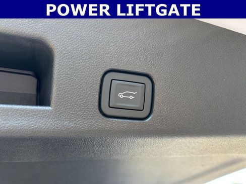 New 2026 Chevrolet Traverse Z71 w/ Driver Confidence Package AWD/4WD image 18