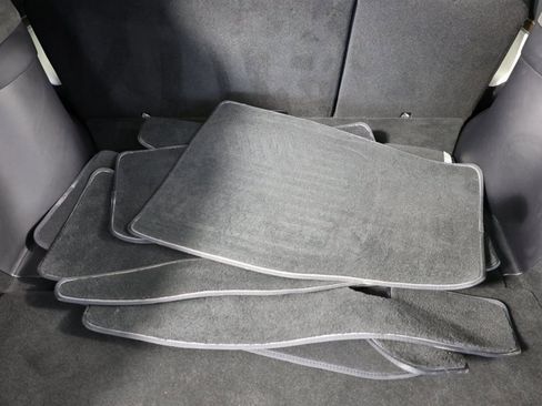 Used 2022 Tesla Model X image 19