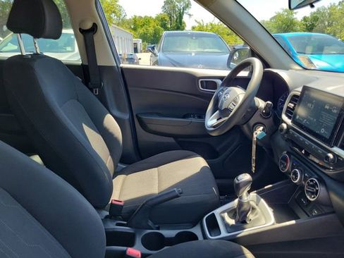 Used 2020 Hyundai Venue SE FWD image 31