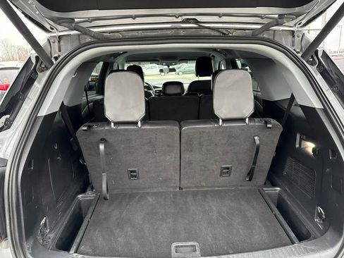 Used 2023 Ford Explorer XLT w/ Equipment Group 202A image 23