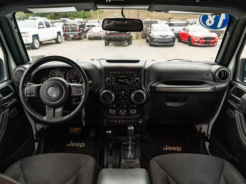 Used 2018 Jeep Wrangler Unlimited Sport S AWD/4WD image 26