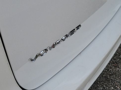 Used 2023 Chrysler Voyager LX FWD image 6