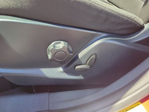 Used 2019 Ford EcoSport SE w/ SE Convenience Package FWD image 16