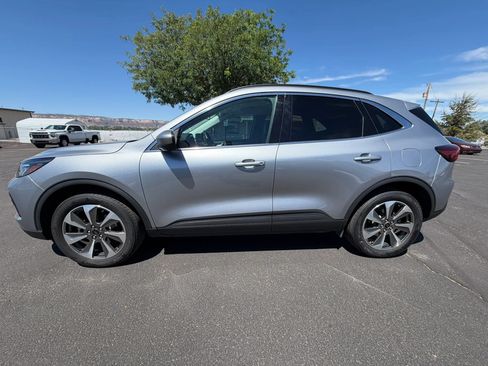 Used 2024 Ford Escape Platinum AWD/4WD image 1