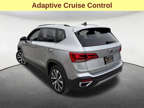 Used 2024 Volkswagen Taos SE image 8