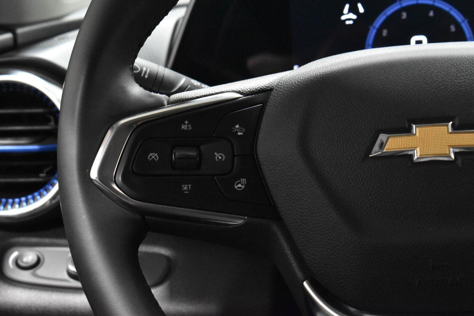 Used 2024 Chevrolet Trax LT w/ Driver Confidence Package FWD image 7