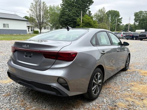 Used 2023 Kia Forte LXS FWD image 5