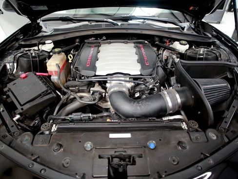 Used 2023 Chevrolet Camaro LT RWD image 21