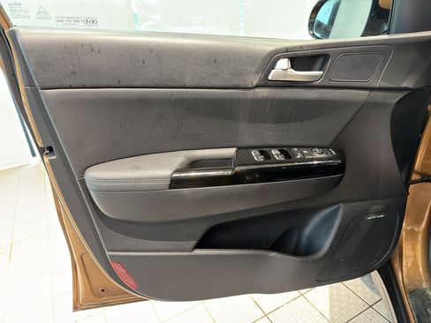 Used 2020 Kia Sportage EX w/ Option Group 15 FWD image 13