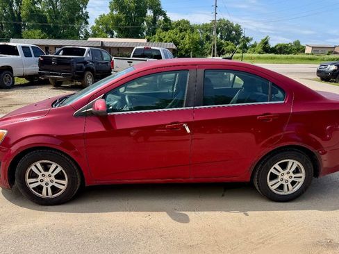 Used 2012 Chevrolet Sonic LT FWD image 2