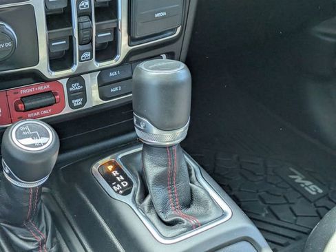 Used 2022 Jeep Gladiator Rubicon w/ LED Lighting Group AWD/4WD image 23