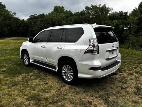 Used 2016 Lexus GX 460 w/ Premium Package AWD/4WD image 9