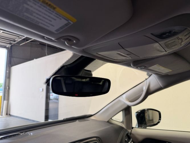Used 2024 Chrysler Pacifica Limited FWD image 22