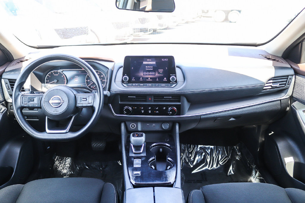 Used 2023 Nissan Rogue S FWD image 11