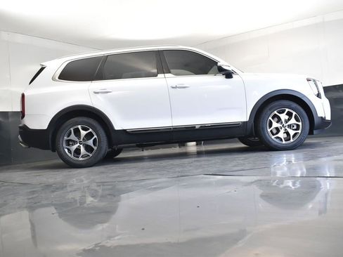 Used 2022 Kia Telluride EX image 27